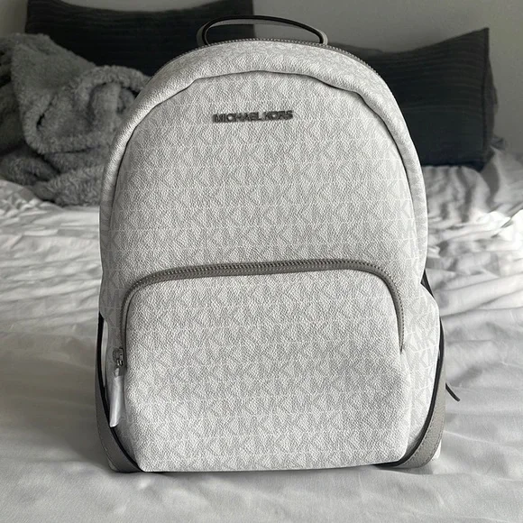 MICHAEL KORS グレー ホワイト バックパック Michael Kors | Bags | Michael Kors White And Grey Logo